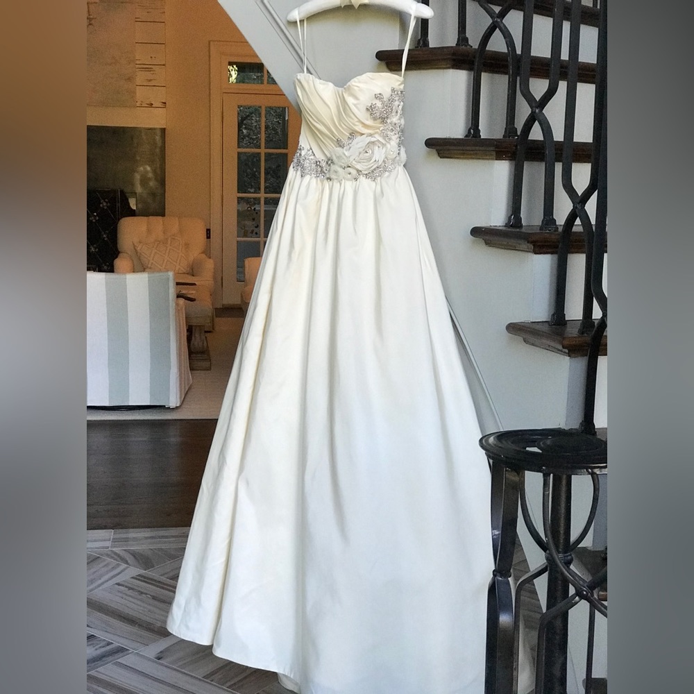NWT Jim Hjelm Couture Wedding Dress